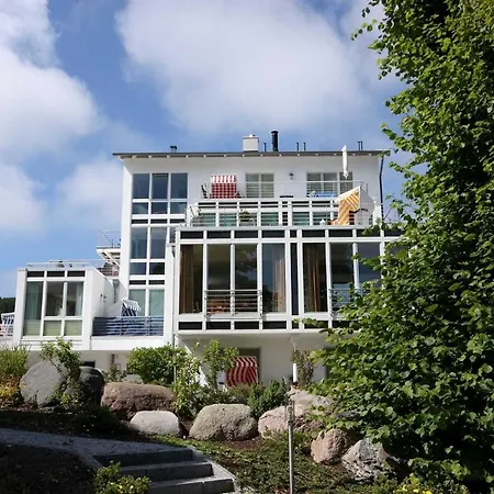 Nr 10 Im Sonnenbad Sassnitz